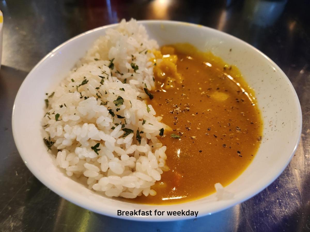 ホステル イノ アンド パブ ラウンジ ホンデ